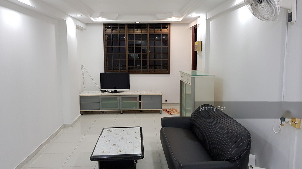 Hougang Avenue 8 thumbnail photo